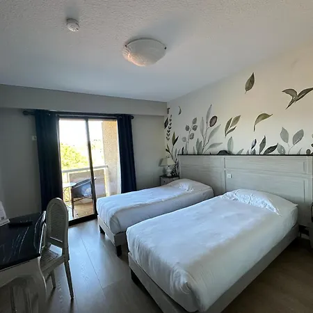 Le Colombier Hotell 3*