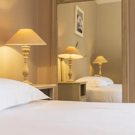 Отель Le Colombier 3*