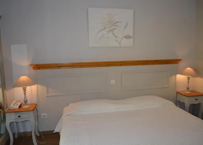 Le Colombier מוסטיה-סן-מארי