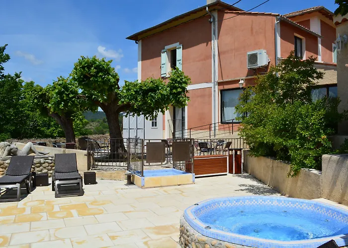 מלון Le Colombier מוסטיה-סן-מארי