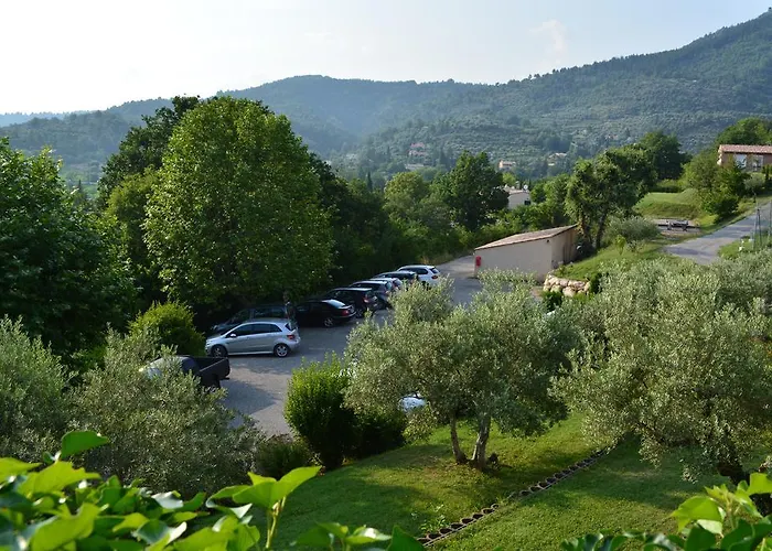 Le Colombier מלון 3*