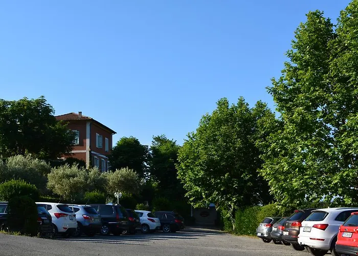 Le Colombier מוסטיה-סן-מארי