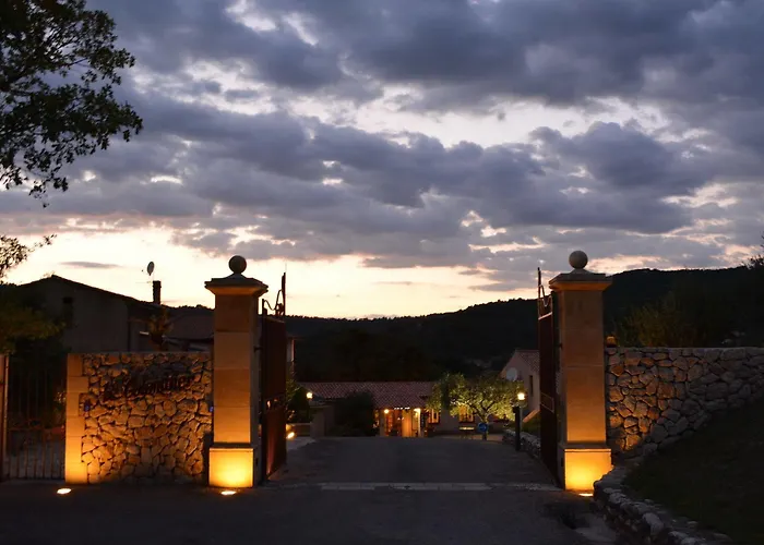 Le Colombier 3* מוסטיה-סן-מארי