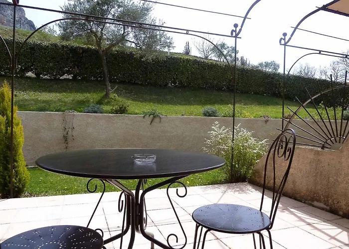 Le Colombier מלון מוסטיה-סן-מארי