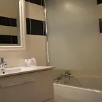 Le Colombier מלון 3*