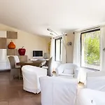 Le Colombier מלון 3*