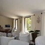 Le Colombier מלון