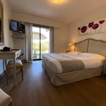 Le Colombier Hotel 3*