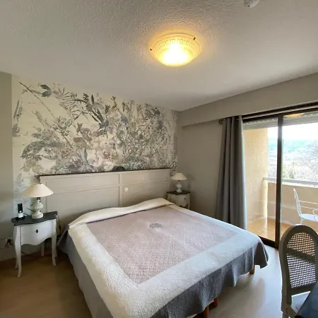 Le Colombier 3*