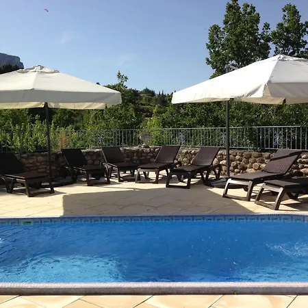 Le Colombier 3*