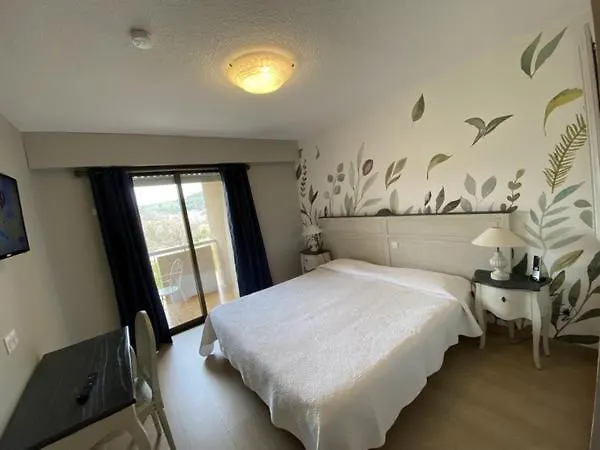 Le Colombier Hotel 3*